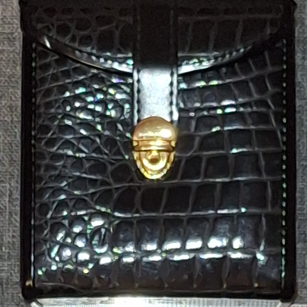 Elegant Black Croc-Embossed Travel Jewelry Case - Picture 3 of 5